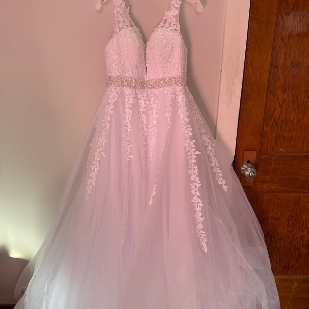Elegant White Lace Dress